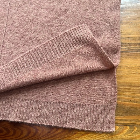 Lilla P 100% Cashmere Knit V-neck Sweater Meave size M Soft - Picture 7 of 15